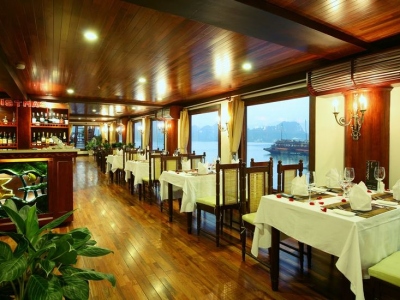 du-thuyen-indochina-sails-restaurant